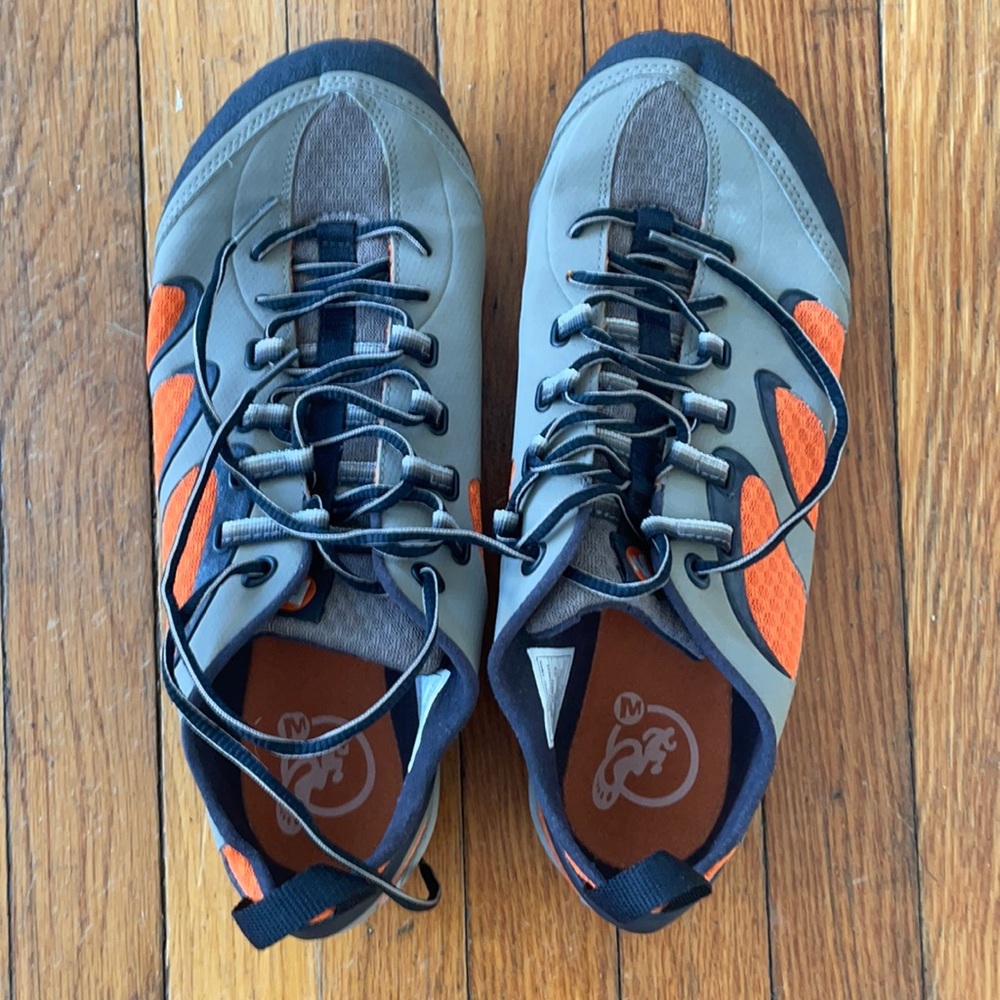 Men’s size 9 Merrell Shoes